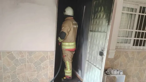 Hatay'da bir evin deposunda yangın çıktı