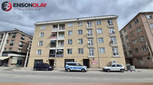 58 yaşındaki adamın cesedi evde annesi tarafından bulundu