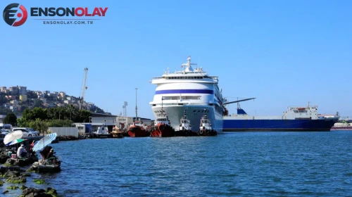 Astoria Grande kruvaziyeri Samsun Limanı'na demirledi