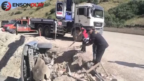 Hakkari'de trafik kazası : 3 kişi yaralandı