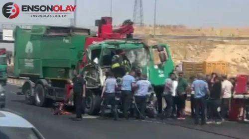 Gaziantep'te tıra çarpan çöp kamyonunun sürücüsü ağır yaralandı