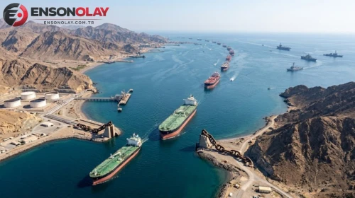 İran: Hürmüz Boğazı'nda iki petrol tankerinde patlama yaşandı