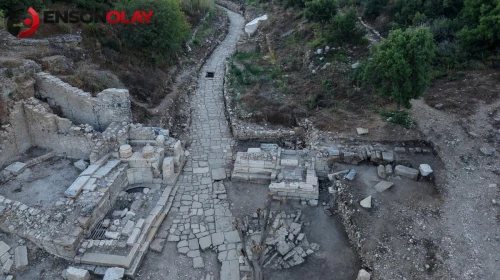 Aspendos'ta Şaşırtıcı Bir Keşif: M.Ö. 2. yüzyıla ait Antik Cadde Gün Yüzüne Çıkarıldı!