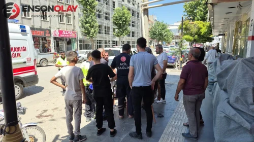 Adıyaman'da Panelvan ile Motosiklet Kaza Yaptı: Anne ve 2 Çocuğu Yaralandı!