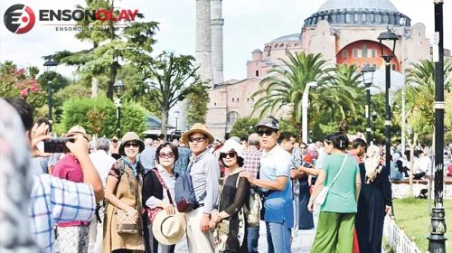 Rus turistler Türkiye'de ödeme sorunları yaşıyor