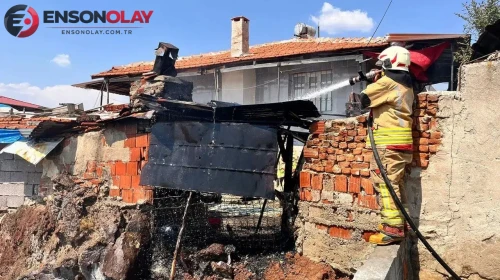 Manisa Kula'da korkutan yangın : Bahçedeki fırın küle döndü