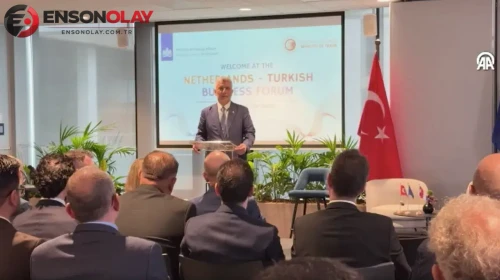 Bakan Bolat Hollandalı mevkidaşı ve iş insanlarıyla bir araya geldi