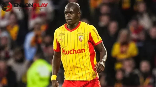 Fenerbahçe'nin de gündeminde bulunan Malang Sarr imzayı attı : Yeni durağı Suudi Arabistan