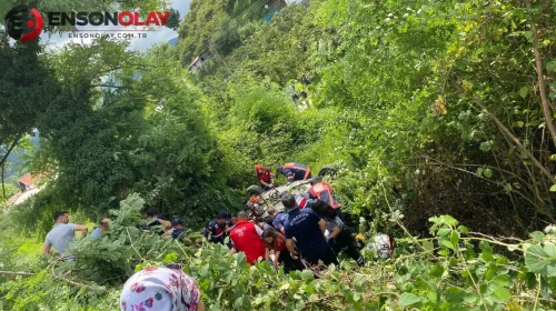 Giresun'da otomobil şarampole devrildi : 2 ölü, 3 yaralı