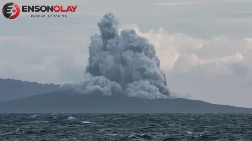 Endonezya'da Anak Krakatau Yanardağı'nda peş peşe patlamalar