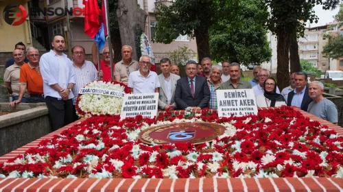 Trabzonspor'un ilk stadyumuna ismi verilen Hüseyin Avni Aker kabri başında anıldı