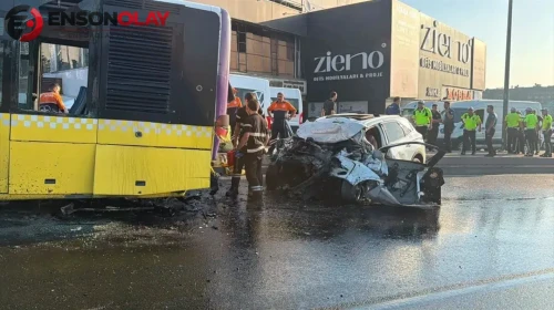 Kağıthane’de feci kaza ! İETT otobüsüyle otomobil çarpıştı, bekçi araçta sıkıştı