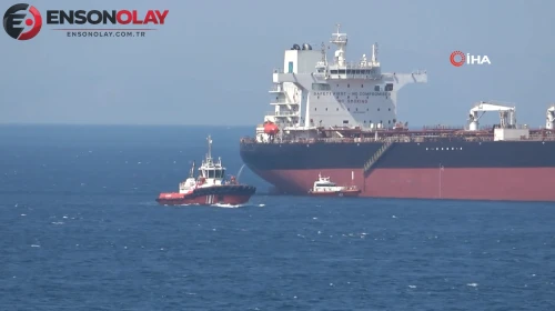 Çanakkale Boğazı'nda arıza yapan ham petrol tankeri güvenle demirletildi