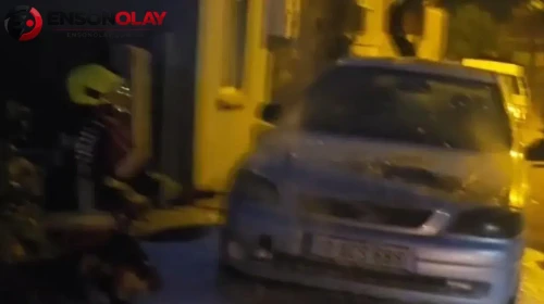 Balıkesir Sındırgı'da otomobil alev alev yandı