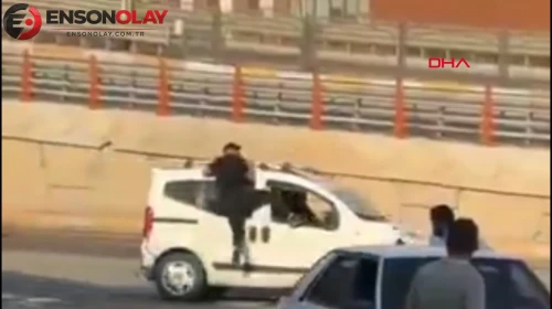 Şanlıurfa'da seyir halindeki araçta çıkan kavga sonucu yaralanan iki kardeş hastaneye kaldırıldı