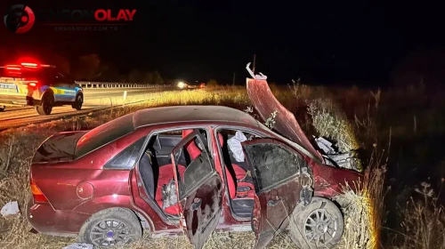 Manisa Kula'da otomobil şarampole savruldu : 2'si ağır 3 yaralı