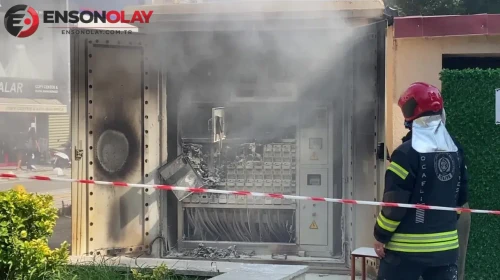 Kocaeli İzmit'te Elektrik Panosunda Kıvılcım Yangını Oluştu