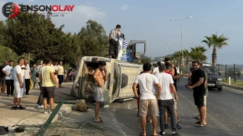 Alanya'da araç refüje çarpıp devrildi : 2 yaralı