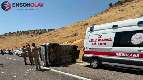 Mardin Nusaybin'de hafif ticari araç takla attı : 1 ölü, 1 yaralı