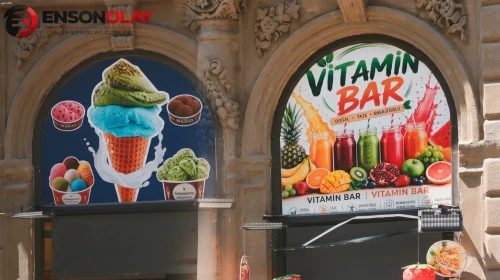 İstiklal Caddesi'ndeki Tabelaların Tasarımı Tartışma Yarattı