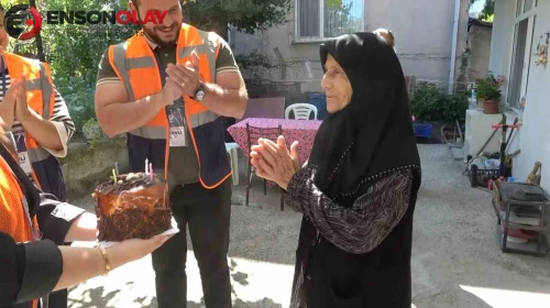 85 yıllık ömründe ilk kez yaşadı! Kapısını çalan ekipleri görünce gözlerine inanamadı