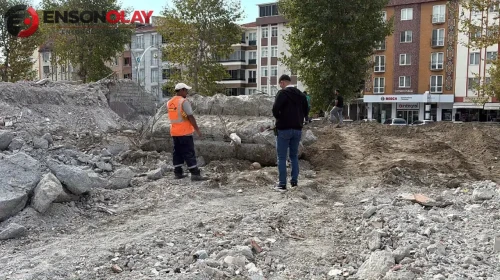 Çorum'da okul yıkımında insan kafatası ve kemikler bulundu