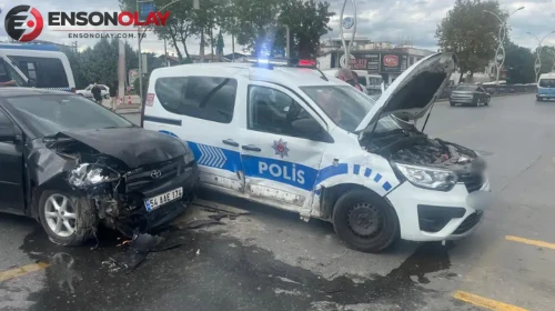 Sakarya'da polis aracı ile otomobil çarpıştı: 2'si polis 5 kişi yaralandı