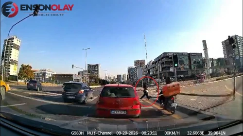 Ankara'da yolun karşısına geçen kadına motosiklet böyle çarptı