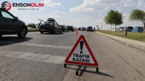 Kayseri'de Minibüs ve Özel Halk Otobüsü Kaza Yaptı: 3 Kişi Yaralandı