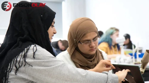 Avusturya'da 14 yaş altı kız çocuklarına başörtüsü yasağı başladı