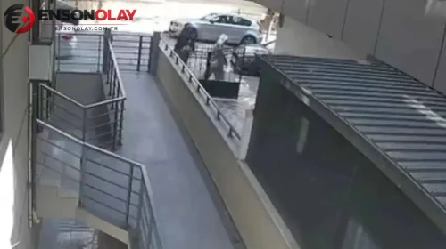 Avcılar’da kadın kılığında eve giren 2 şüpheli, 500 bin liralık altın ve döviz çaldı