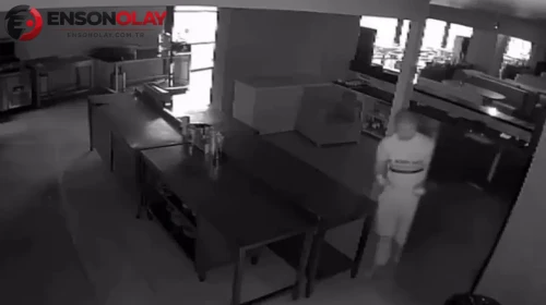 Elazığ'da bir kafeye giren iki şüpheli kasadaki parayı alıp mutfakta yemek pişirdi