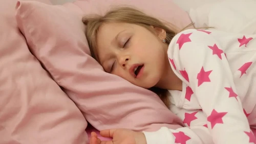 Uzmanlar, çocuklarda gece salya akmasının nedenlerini açıkladı!
