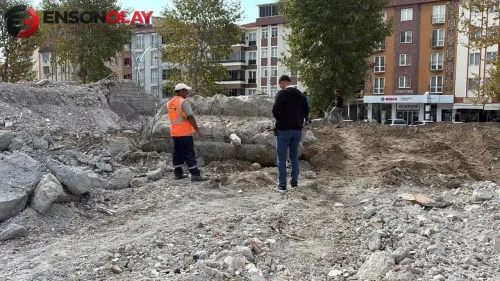 Çorum'da okul yıkımında insan kafatası ve kemikler bulundu