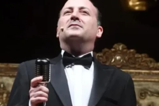 Ünlü komedyen Tolga Çevik bel fıtığı nedeniyle sahne performanslarını erteledi