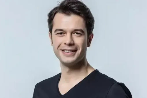 Çok Güzel Hareketler Atakan Kimdir: Atakan Çelik Kimdir, Kaç Yaşında, Nereli, Kiminle Evli?