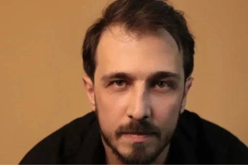 Emrah Altıntoprak'un sıra dışı kariyeri merak konusu!