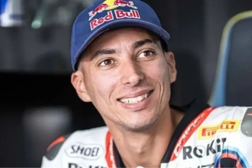 Dünya Superbike Şampiyonası'nda yarışan Toprak Razgatlıoğlu'nun kariyeri, yaşamı ve başarılarıyla ilgili detaylara bir göz atalım.  Alanya, Antalya doğumlu olan genç sürücü, 22 yaşında olup Türk motorsporlarına damga vuran isimlerden biridir. Dünya Superbike Şampiyonası'nda mücadele eden ilk Türk sürücü unvanına sahip olan Toprak Razgatlıoğlu, kısa sürede gösterdiği performansla dikkatleri üzerine çekmeyi başarmıştır. Henüz genç yaşına rağmen kazandığı yarışlar ve elde ettiği başarılarla Türk sporseverlerin gururu olmayı başaran Toprak Razgatlıoğlu, gelecek vaat eden bir yetenektir.