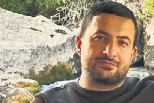 Altın hırsızı Erdal Timurtaş'ın kim olduğu merak konusu! Erdal Timurtaş'ın yaşamı ve işlediği suçlar ortaya çıktı. Peki, Erdal Timurtaş kimdir? Bu ünlü hırsız kaç yaşında ve nereli?