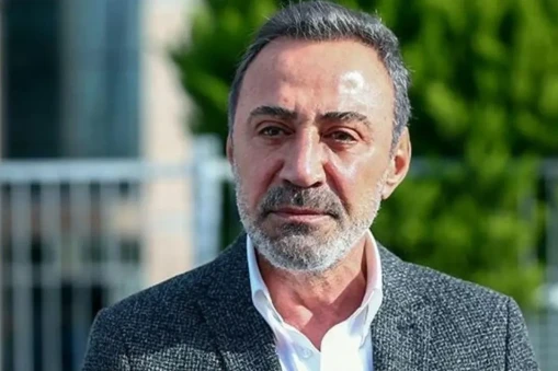 Berhan Şimşek, Türk siyasetçi ve gazetecidir. Gazetecilik kariyerine başlayan Şimşek, daha sonra siyasete atılarak farklı partilerde görev almıştır. Siyasi geçmişinde çeşitli dönemlerde farklı siyasi görüşleri temsil etmiştir. Son olarak bağımsız siyasetçi olarak çalışmalarına devam etmektedir. Berhan Şimşek, siyaset ve medya alanlarındaki tecrübesiyle tanınmaktadır.