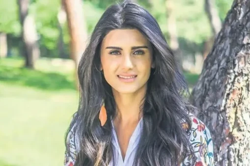 Halk Müziğinin Güçlü Sesinden: Canan Çal'ın Müzik Kariyeri ve Hayatı