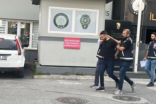 Çocukların Gözleri Önünde Ozan Canyürek, Babasına Tokat Atan Şahıs!