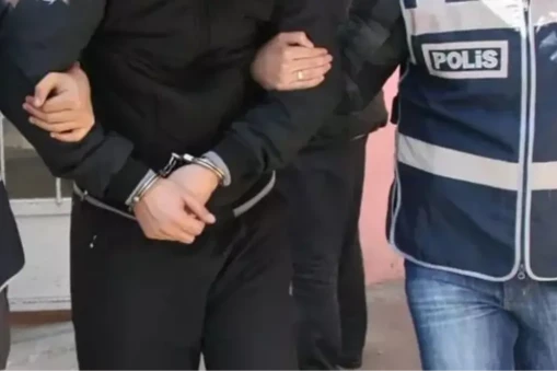Ünlü iş adamı Ahmet Şaşmaz, kaçakçılık suçlamasıyla gözaltına alındı. Peki, Ahmet Şaşmaz kimdir ve ne iş yapıyor?
