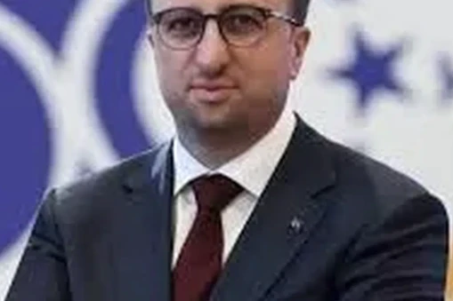 Ahmet Akyol kimdir, aslen nereden gelmektedir ve kaç yaşındadır?