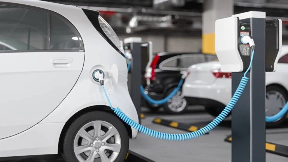 Elektrikli araç sahiplerine kilometre başına vergi uygulanacak mı? Yeni dönem yaklaşıyor mu?