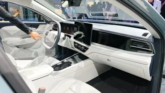 Volkswagen Passat'ın Elektrikli Dönüşümü: Yepyeni Passat ePro Modeli Tanıtıldı!