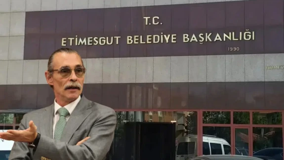 Erdal Beşikçioğlu gözaltına alındı : Etimesgut Belediyesi'ne yolsuzluk operasyonu
