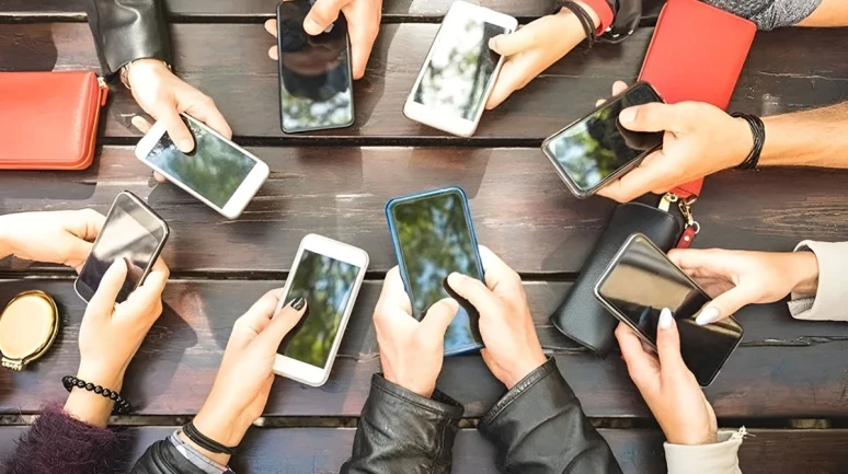 Akıllı telefonlar artık boşta kaldıklarında otomatik olarak yeniden başlayacak!