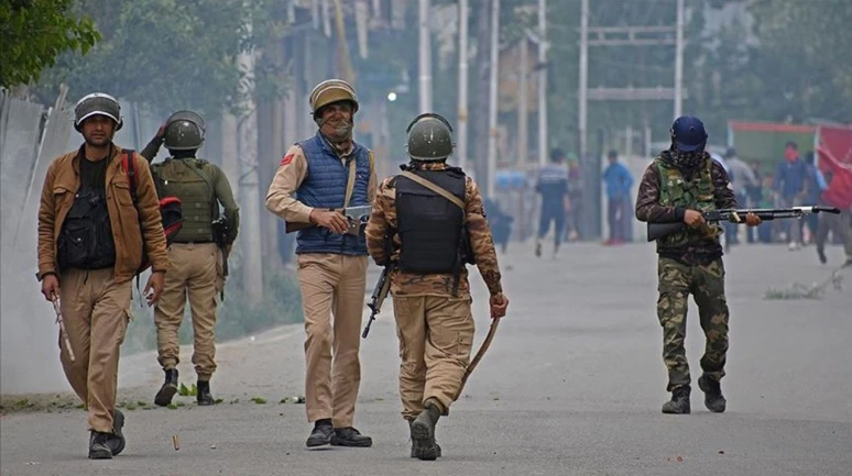 Hindistan ve Pakistan arasındaki gerilimde korkutan gelişme! Sınır boyunca silahlar karşılıklı ateşlendi