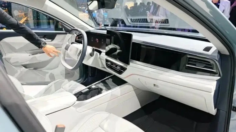 Volkswagen Passat'ın Elektrikli Dönüşümü: Yepyeni Passat ePro Modeli Tanıtıldı!